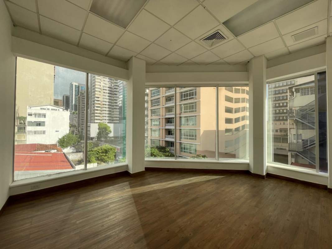 Commercial space with large windows and city views PH Aquarius Panama City