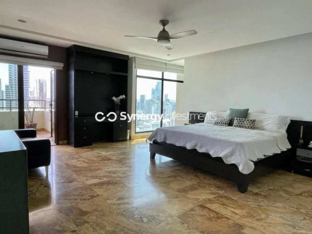 Penthouse master bedroom with panoramic ocean views for rent in PH Aquarius Punta Pacífica Panama