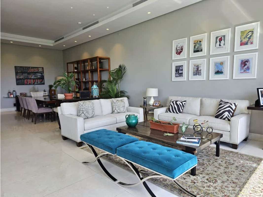 Guest bedroom with large closet, big windows and ensuite bath PH La Loma Santa Maria Panama