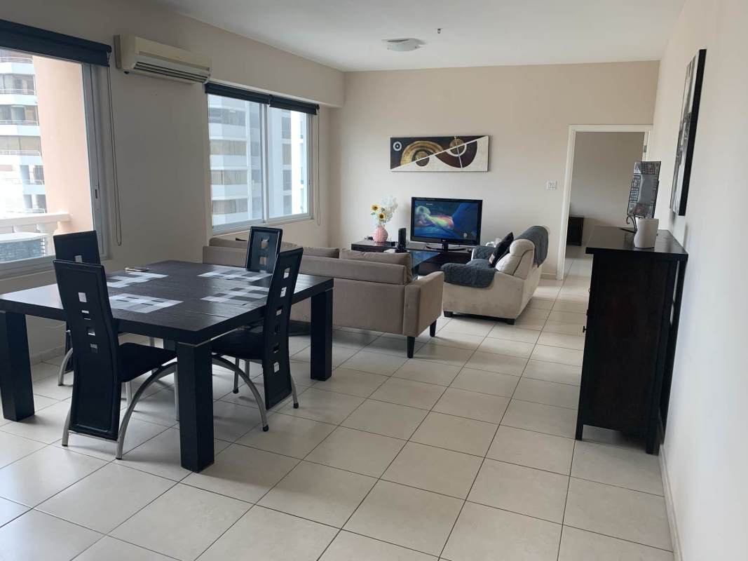 Contemporary kitchen with granite counters and stainless appliances PH Vista del Mar Panama