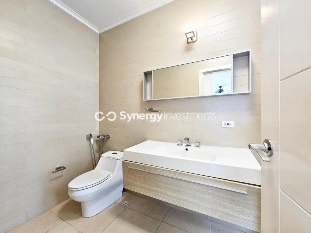 Luxury rooftop infinity pool panoramic ocean skyline view in PH BICSA Tower Avenida Balboa Panama City