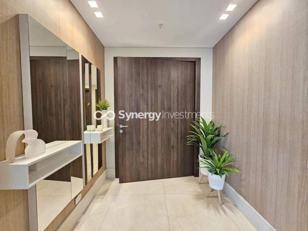 Modern marble-finished bathroom ensuite with glass shower Windrose Tower Coco del Mar Panama