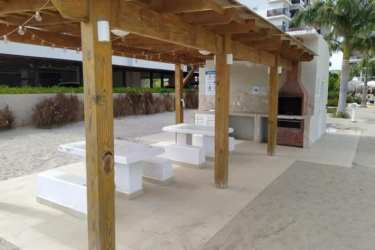 Modern kids room with twin beds and bunk bed in beachfront apartment PH Ventanas del Mar Punta Chame Panama