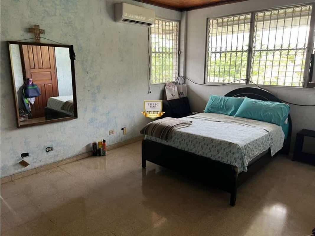 Spacious 4BR House Villa Zaita with Garden & Gazebo