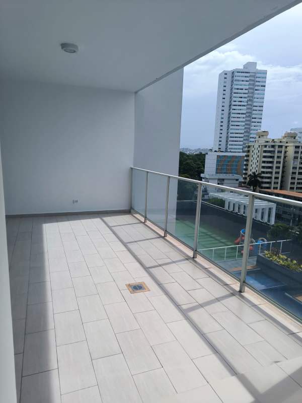 Large bedroom with ensuite bathroom and terrace access in PH Quadrat Panama City
