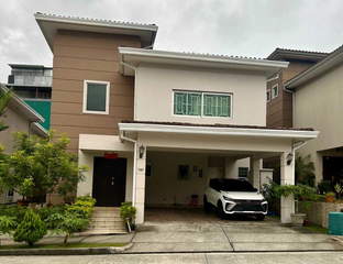 House for Sale in Condado del Rey - 4 bedrooms