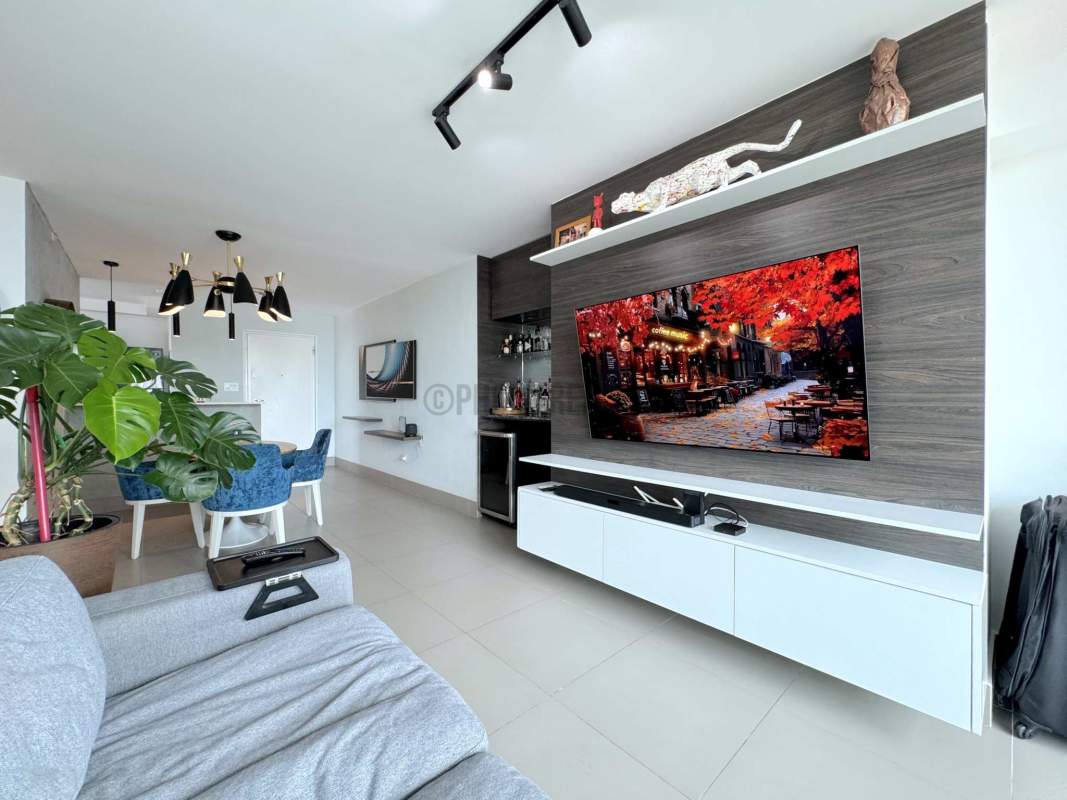 Contemporary kitchen with appliances, modern cabinetry PH Bella Vista Tower Panama