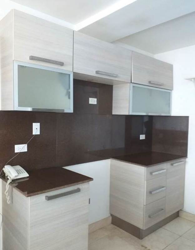 Granite countertop kitchen dark backsplash cabinets PH Villa del Mar Avenida Balboa Panama