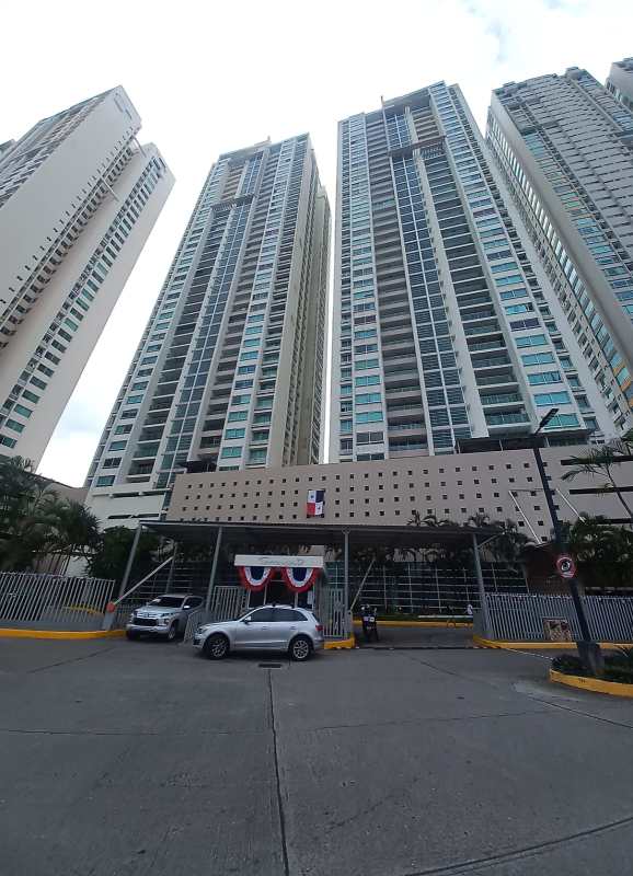 Kitchen featuring granite countertops, gas stove, ample cabinetry PH Terrawind Panama