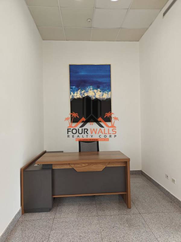 Private office room featuring large window and tiled floor in PH Habitats Plaza Panama