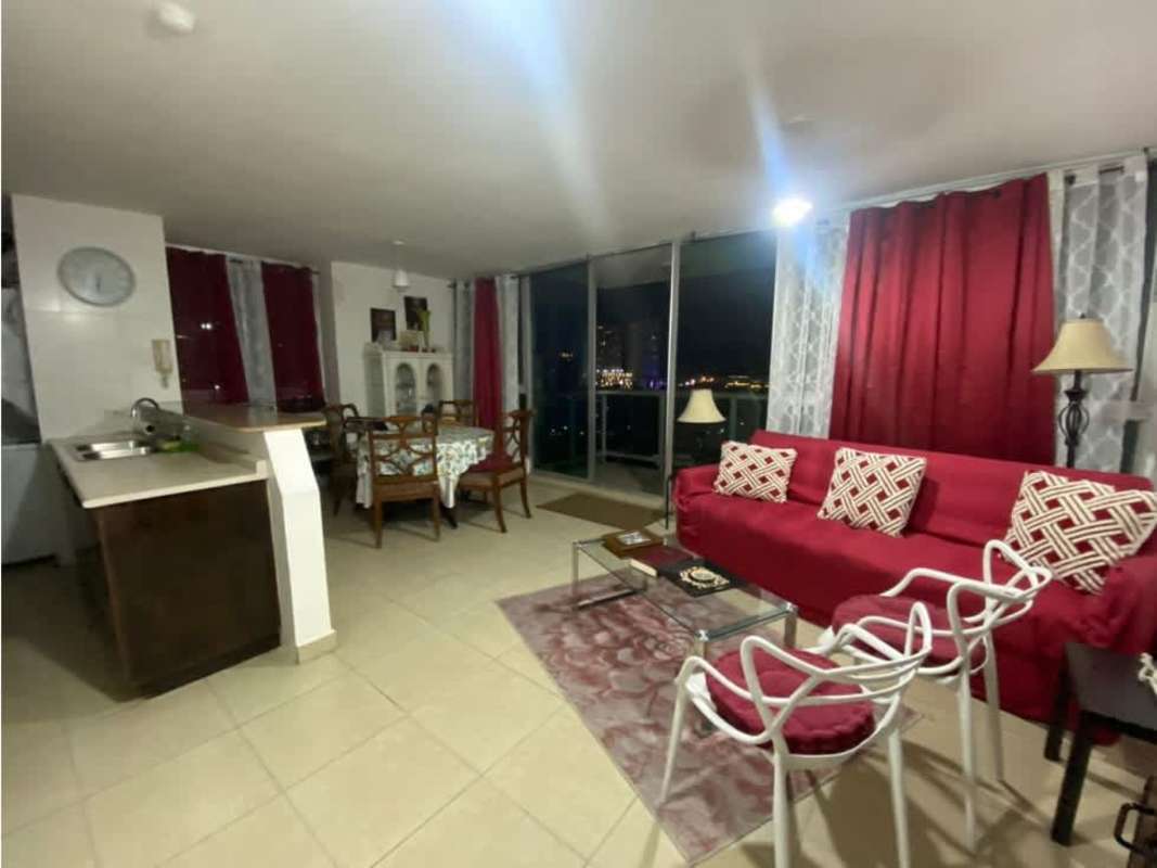 Second bedroom with built-in closet, AC and window in PH Oasis Tower Via Porras Panama