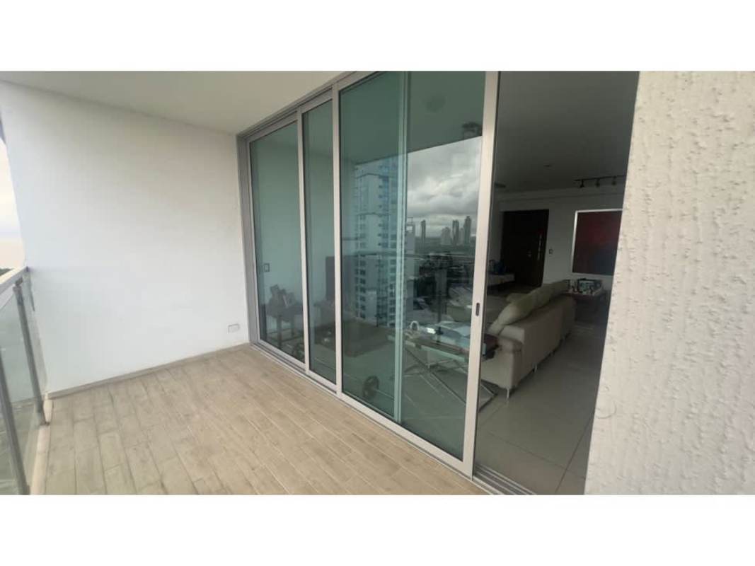 Spacious modern dining area with city views in PH Bali Costa del Este Panama