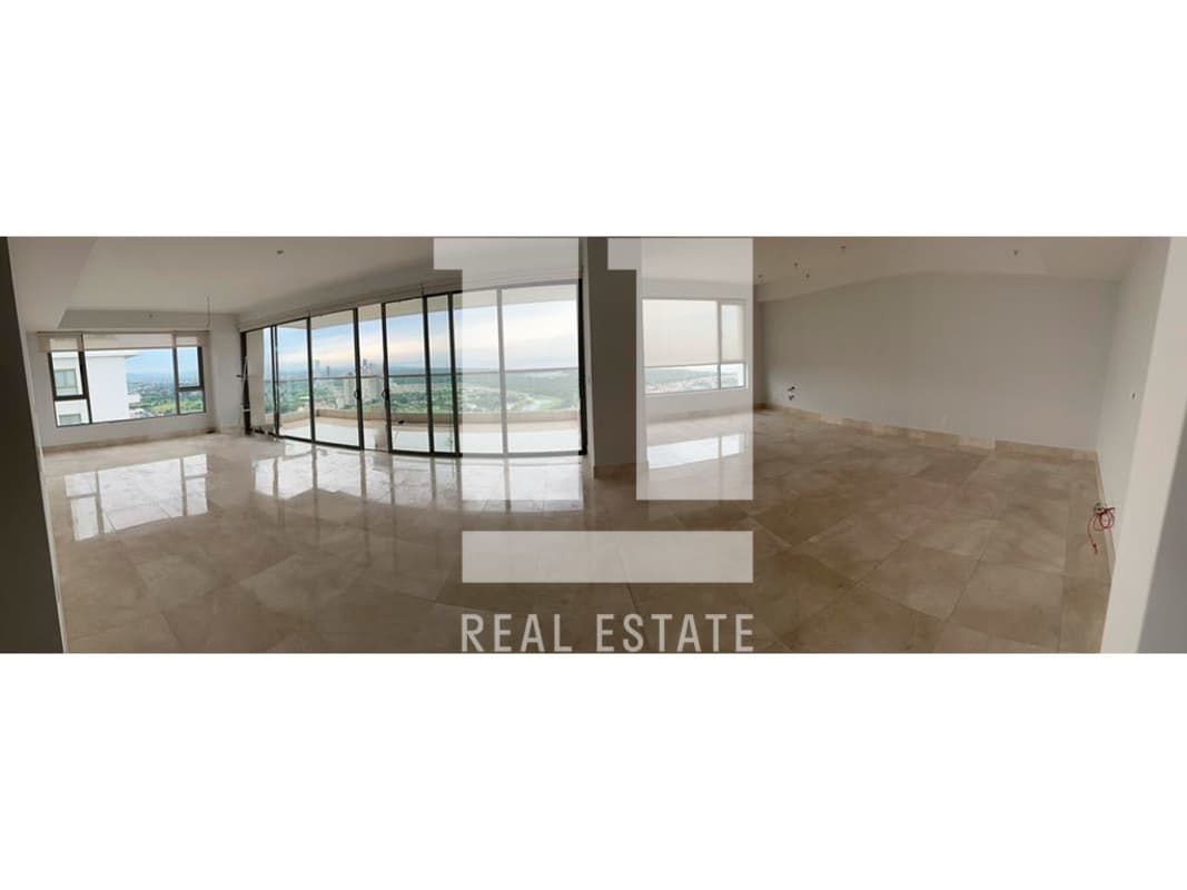 Luxury kitchen with stainless appliances, island and modern cabinetry PH Green Garden Panama