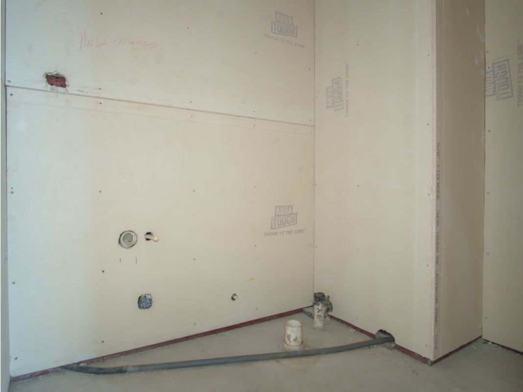 Full-height glass windows with city views in PH Twist Tower Panama