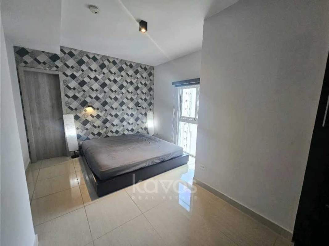 Private balcony with panoramic views of ocean and skyline PH Green View Bella Vista Panama