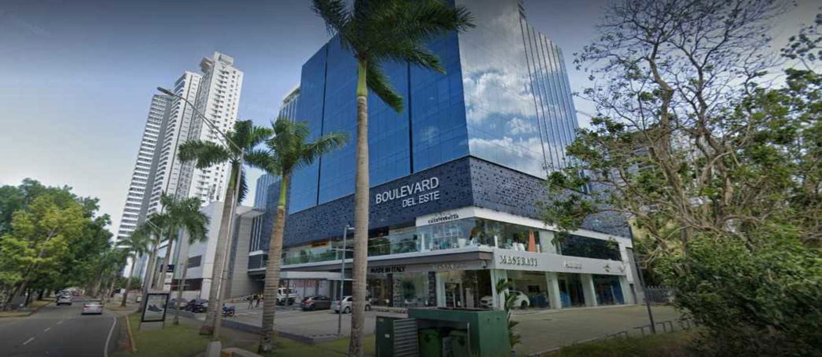 Glass facade boutique commercial tower Mallol design Costa del Este Panama