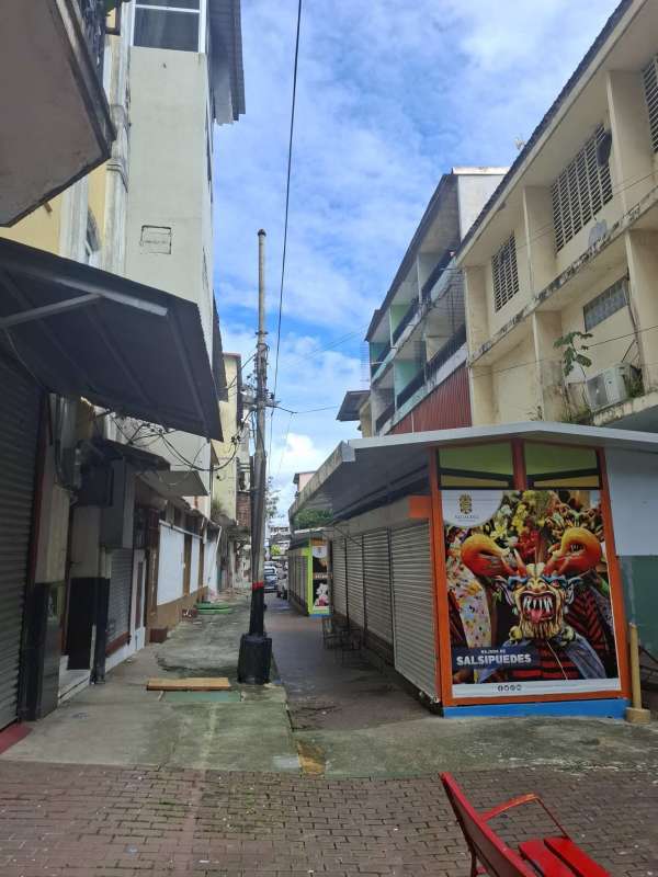 Narrow pedestrian street market in Santa Ana Salsipuedes Panama City real estate