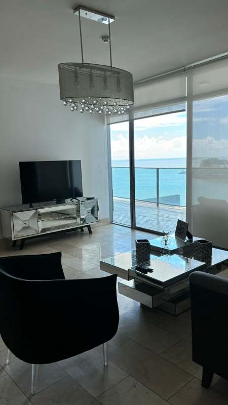 Contemporary dining and kitchen space in luxury rental PH Grand Tower Panama City