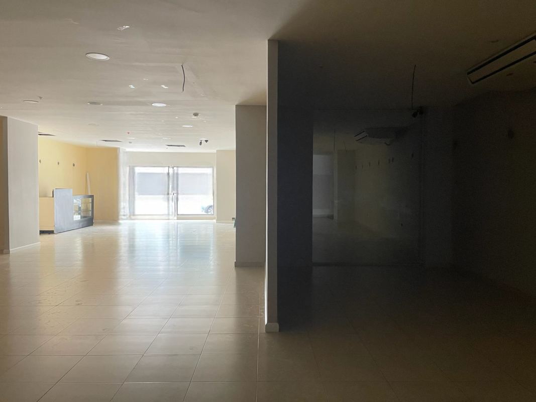Glass wall entrance and reception area commercial rental PH Plaza El Cangrejo Panama City