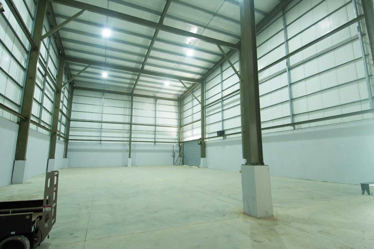 Industrial Warehouse for Rent in Mañanitas 915m² with Loading - View 3