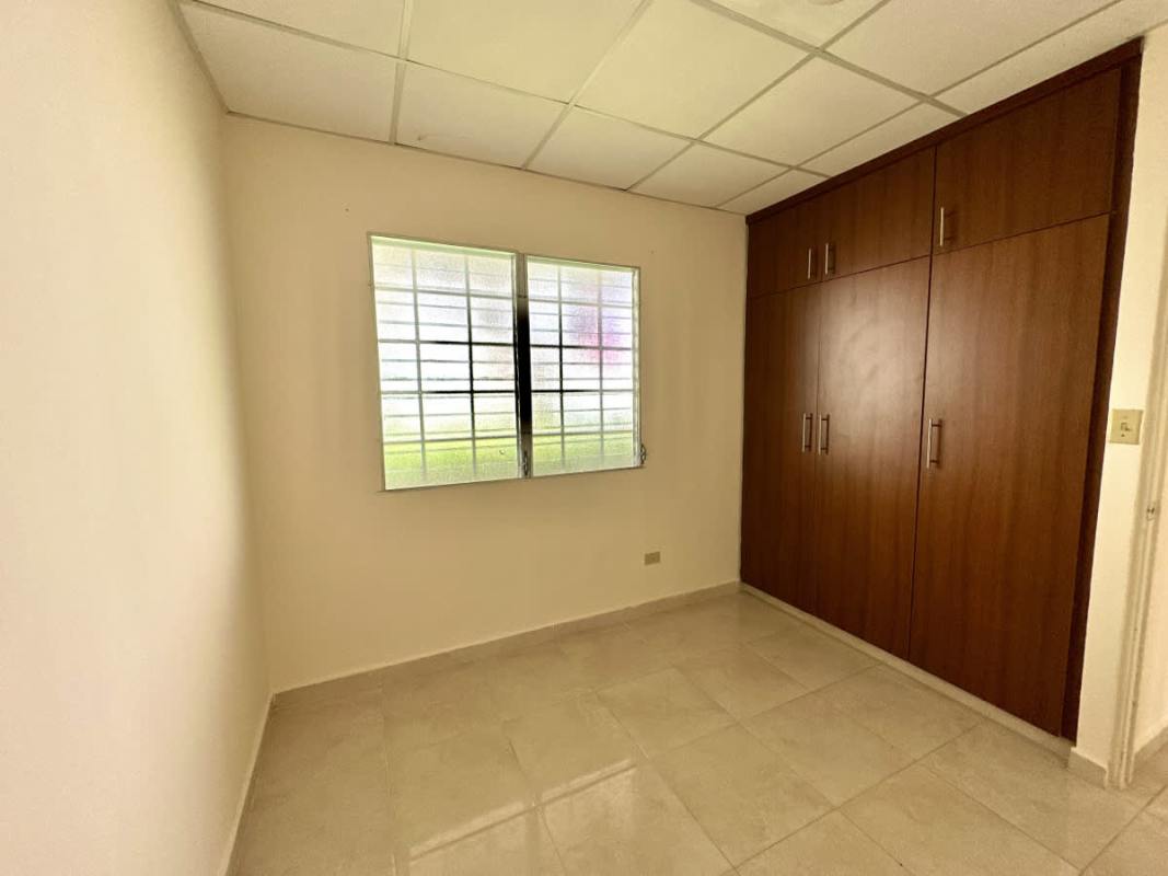 Living room with large tiles, windows and natural light PH Lagos del Norte Ciudad del Lago Panama