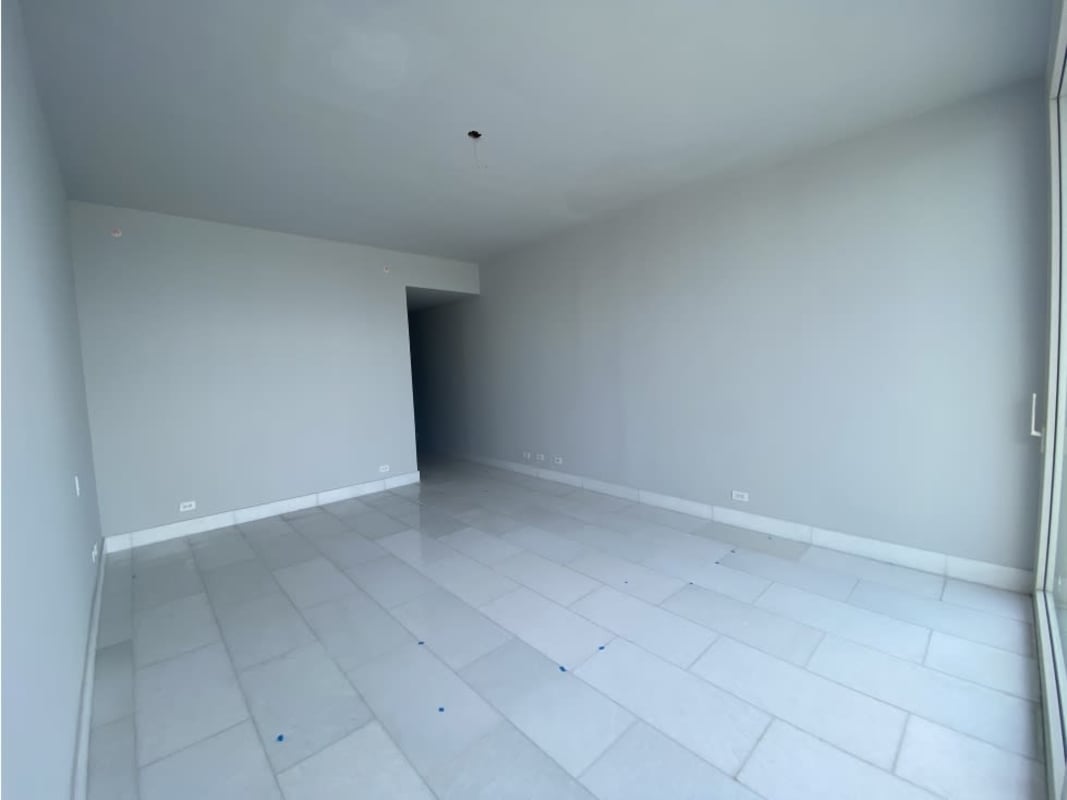 Infinity rooftop pool overlooking Panama Bay in PH The Towers Punta Paitilla