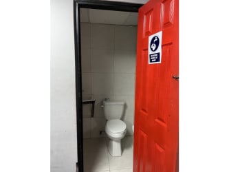 Internal office space within industrial warehouse for rent in Panama City