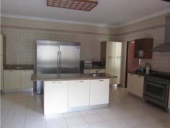 House for rent with private blue swimming pool, jacuzzi, and covered patio in gated community Panama