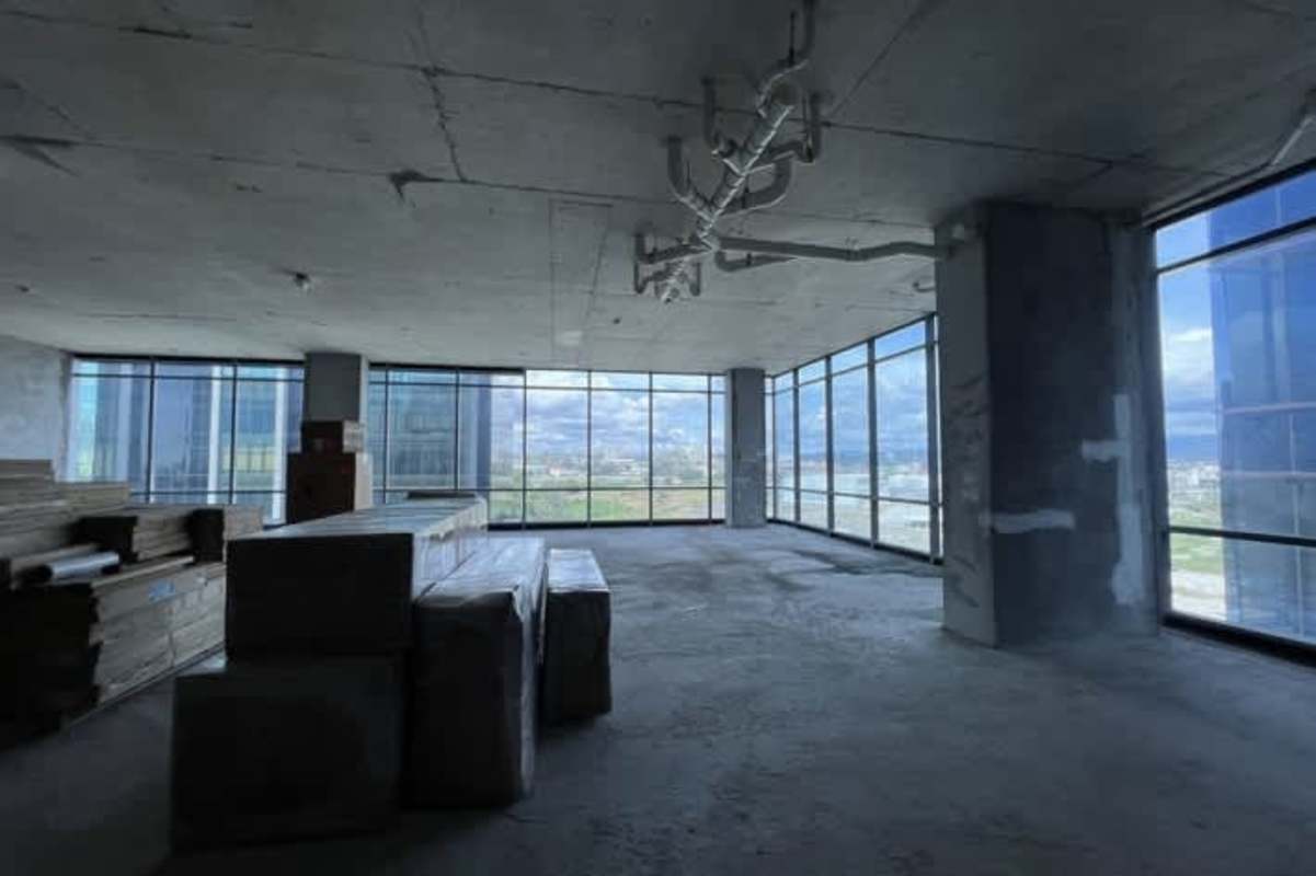 Modern corporate unfinished space with panoramic city view in Santa María Business District Panama