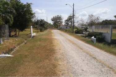 Outdoor basketball court in Hacienda La Florenciana San Carlos Panama