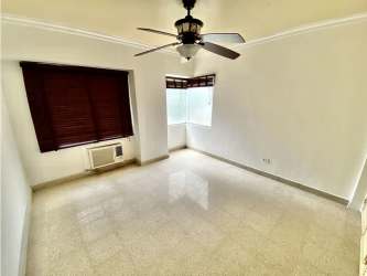 Bright bedroom with fan, window and closet PH Las Perlas Punta Paitilla Panama for sale