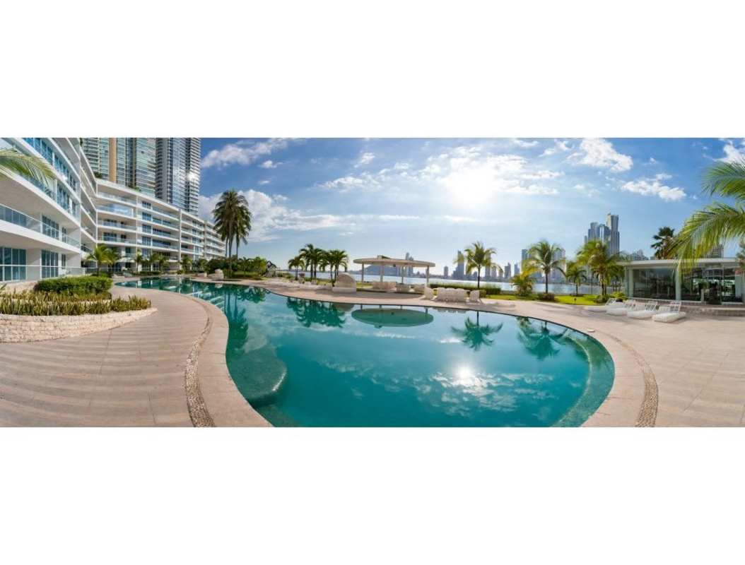 Large master bedroom marble floors walk-in closet and ocean view PH Miradores Panama