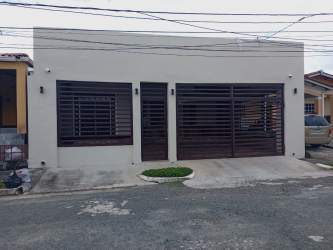 Spacious living room with tiled floor and modern furnishings in La Chorrera Panama