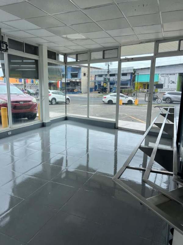 Retail commercial unit with natural light through large windows in Llano Bonito Panama
