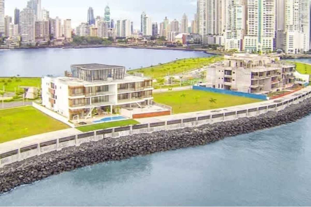 Waterfront modern mansion with pool and panoramic skyline view Ocean Reef Islands Panama
