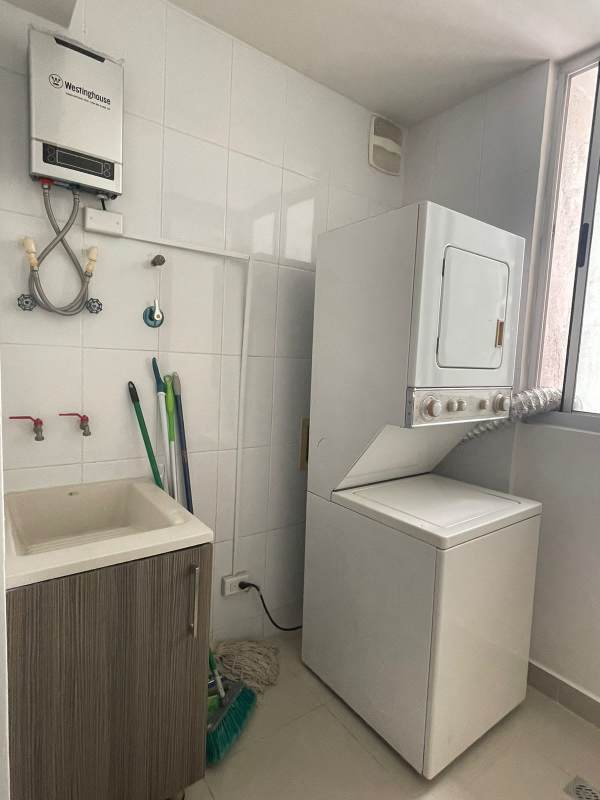 Secondary bedroom with closet and air conditioning PH Residencias del Sol San Francisco Carrera near Parque Omar