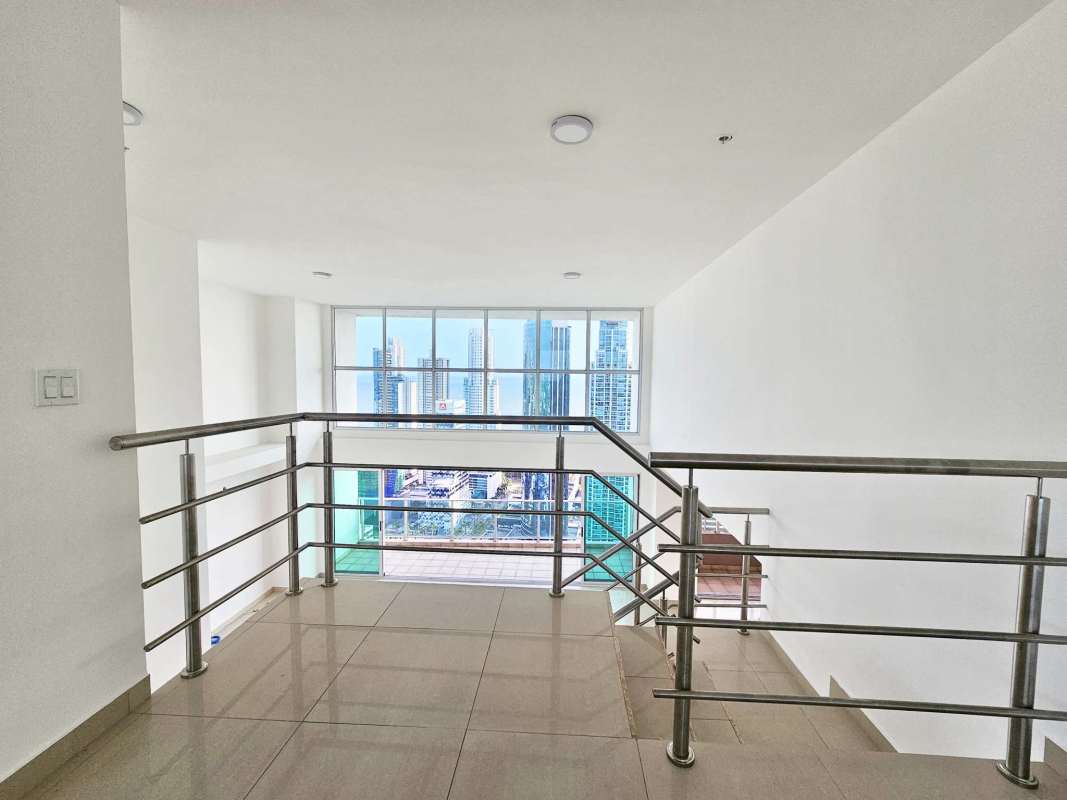 Luxury Duplex Penthouse with Balcony in Costa del Este