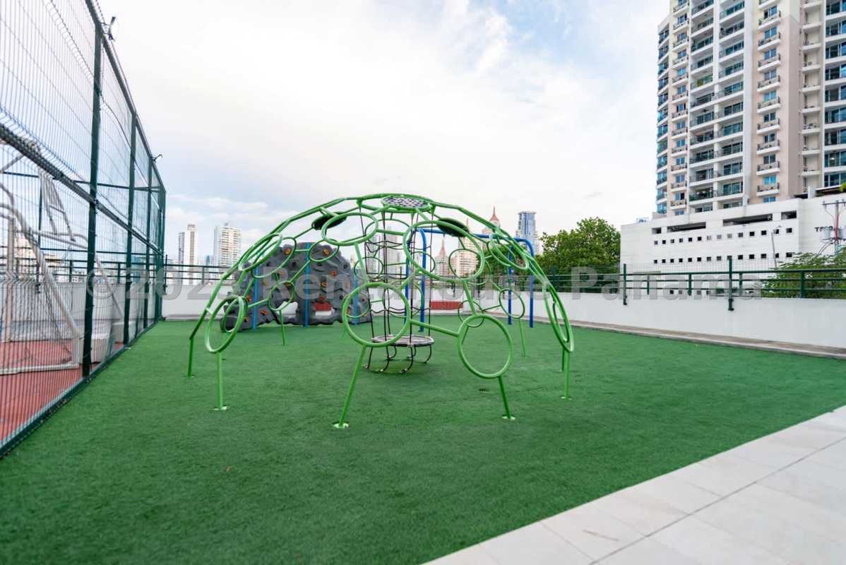 Children’s playground rooftop area with views at PH Pacific Park Edison Park Panama