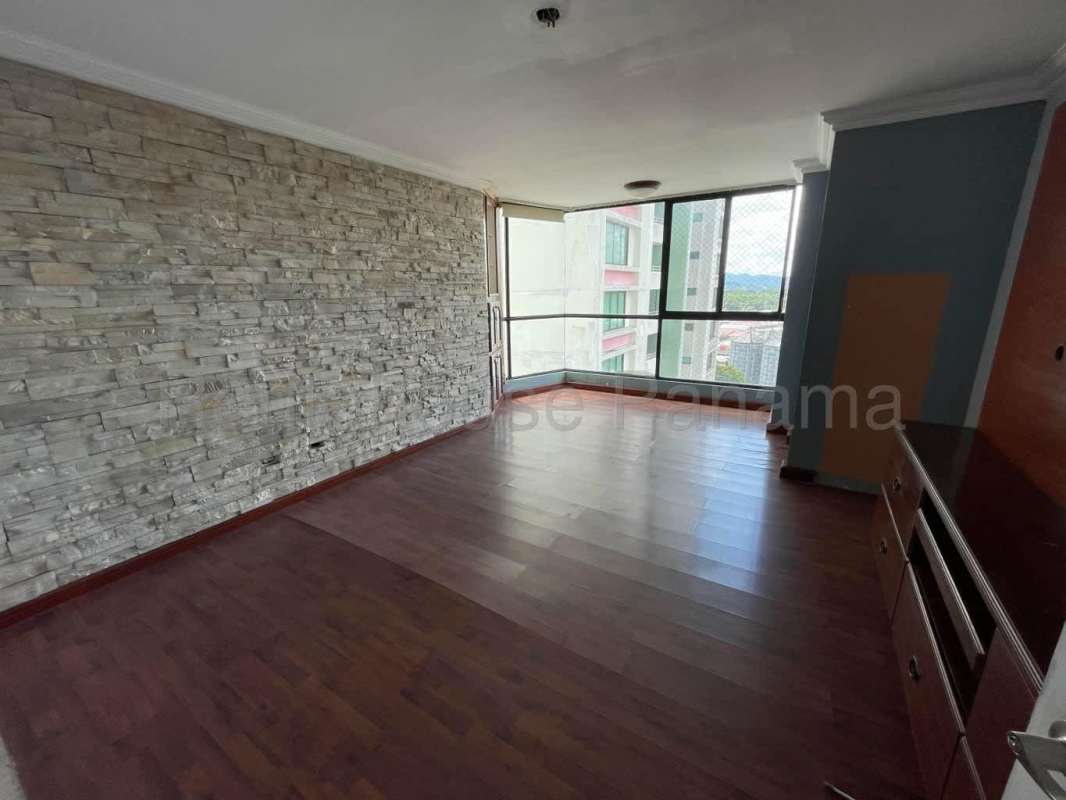 Lobby with traditional décor, furnishings, natural light at PH Oceania Edison Park Panama