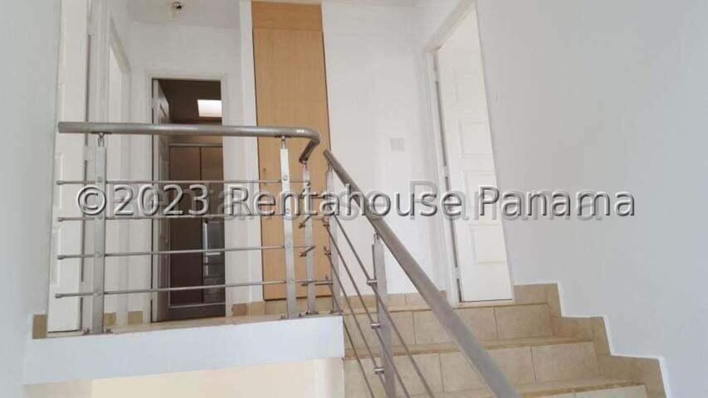 3BR Duplex House for Sale PH Alpes Brisas del Golf Panama in - View 5