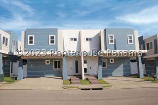 Duplex House for Sale in San Antonio - 3 bedrooms