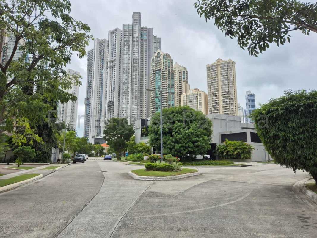 Green area and paved roads PH Gold Point luxury gated community Punta Pacifica Panama City