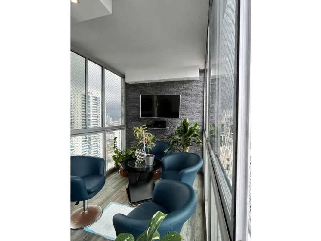 Modern bathroom with glass shower enclosure at PH Tao San Francisco Panama