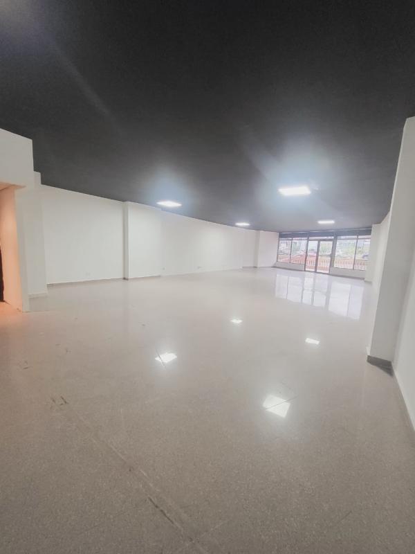 Prime 136m² Commercial Space with Tenant PH Kitaen Via España