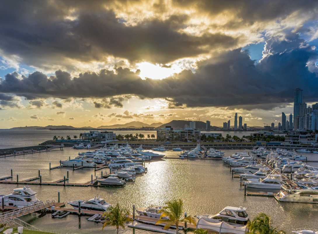 Private marina development on man-made islands Panama City Ocean Reef Islands