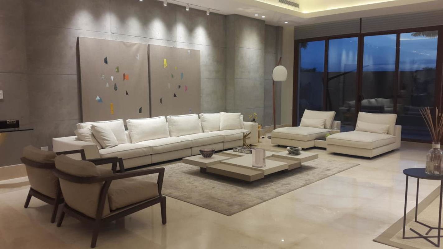 Luxury Oceanfront 3BR Condo with Terrace Ocean Reef Islands