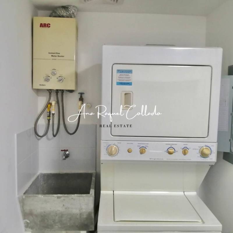 Bright bedroom with closet and window in PH ILO Panama apartment