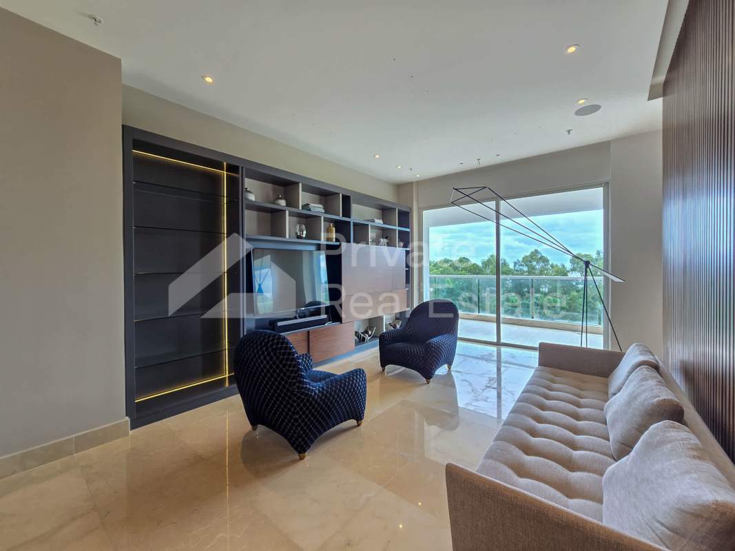 Spacious master bedroom balcony access sea view PH Marea II Costa del Este