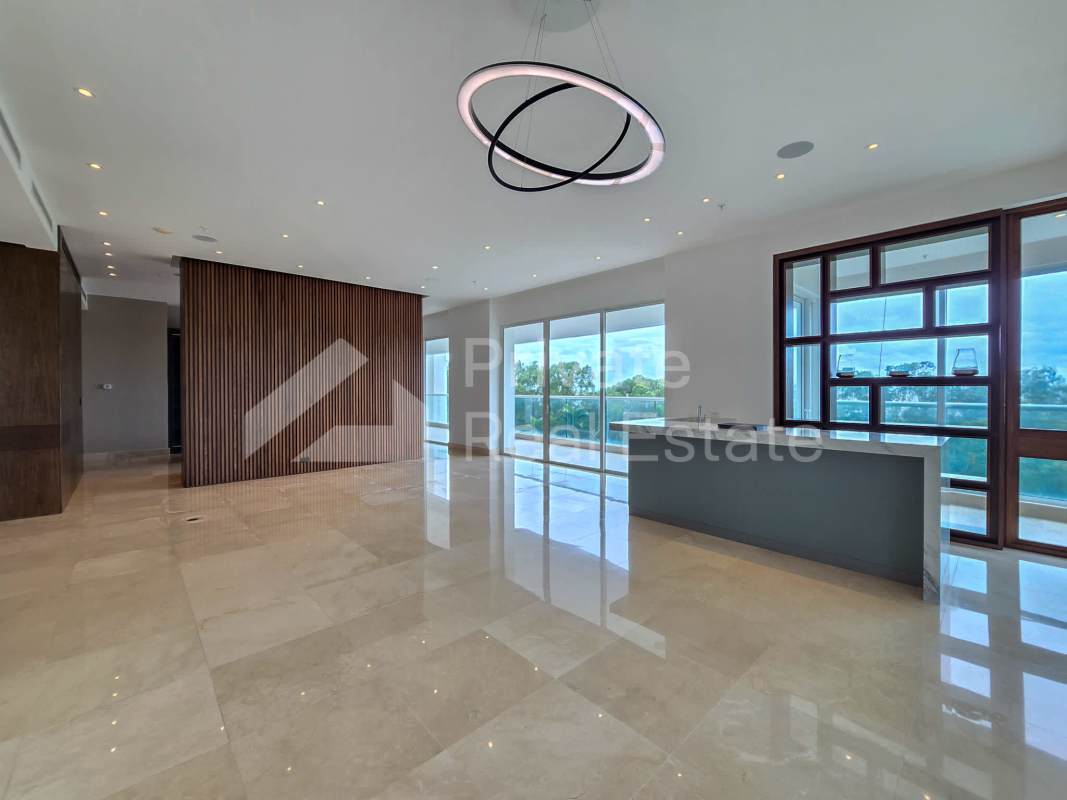 Large terrace balcony with 180 ocean views PH Marea II Panama