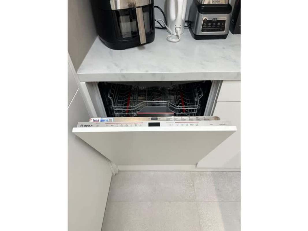 Luxury spa, infinity pool area with panoramic sunset views at PH Victory Wellness in Coco del Mar